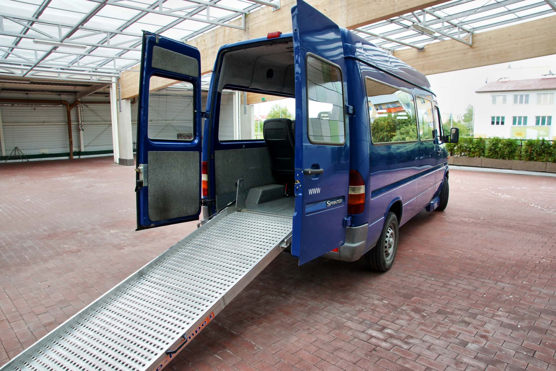wynajem autokarów usługi przewozowe komfortowe autobusy minibusy Białystok Polska